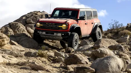 Noul Ford Bronco Raptor a debutat cu peste 400 cai-putere (cu video)