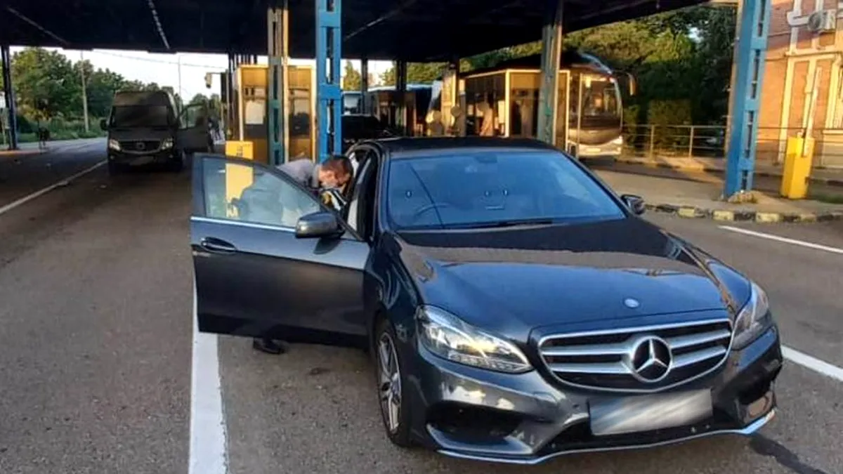 Un român s-a întors în țară cu un Mercedes-Benz cumpărat în rate. Polițiștii i-au confiscat mașina - FOTO