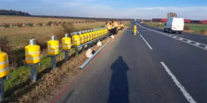 O nouă secțiune de pe DN 2 (E 85) primește protecție cu parapete pe rulouri