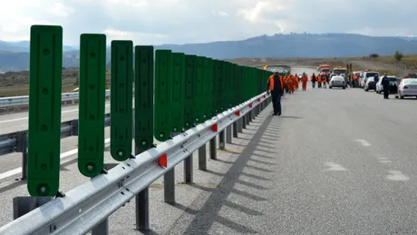 După un an de la ruşine, un sector de autostradă se redeschide - VIDEO