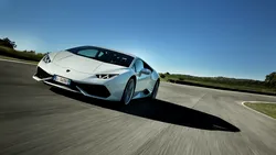 Cine spunea că motoarele V10 nu sunt fiabile? Cinci modele care dovedesc contrariul