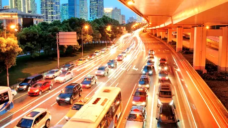 Prima autostradă din România care va avea dușuri pentru șoferi și stații de încărcare pentru vehicule electrice