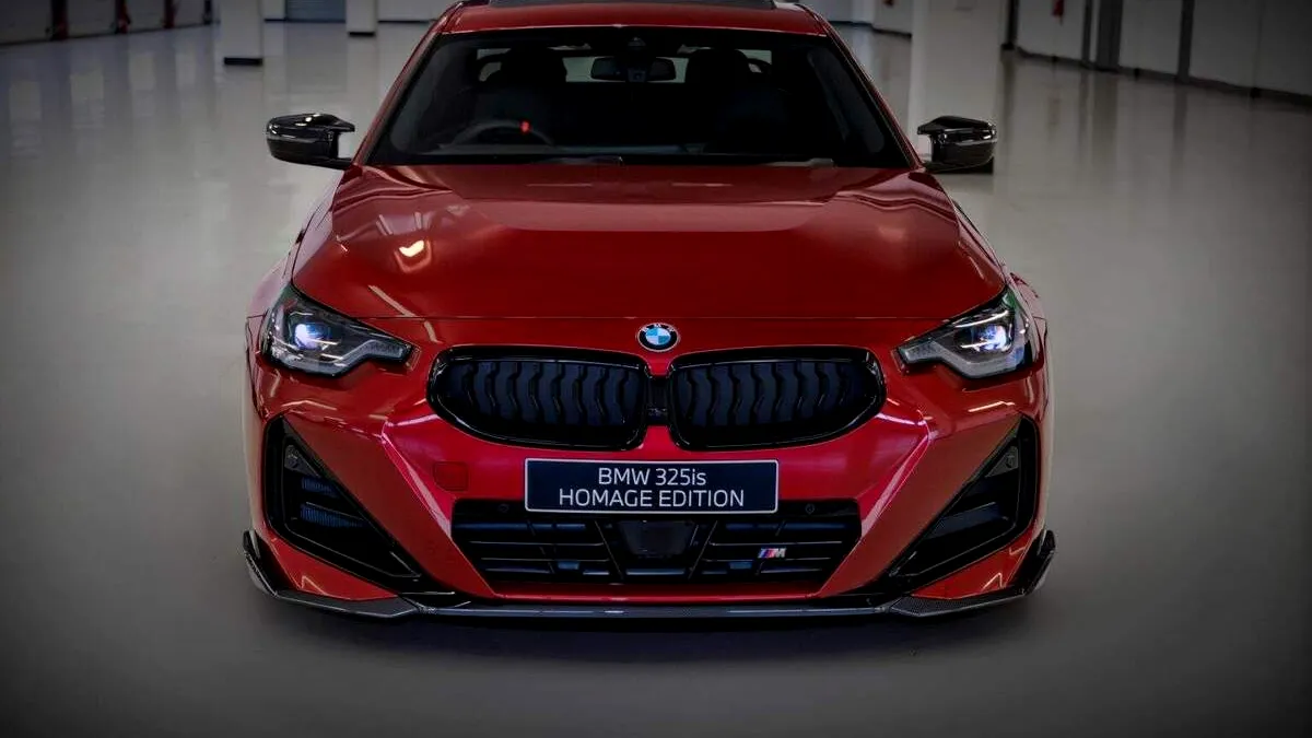 BMW prezintă ceva diferit: un omagiu adus unui model clasic, produs în doar 33 de unități