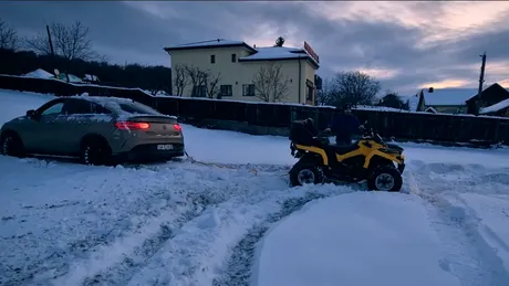 A vrut să plece de acasă cu un Mercedes-AMG GLE 63 cu anvelope de vară și a rămas blocat în zăpadă