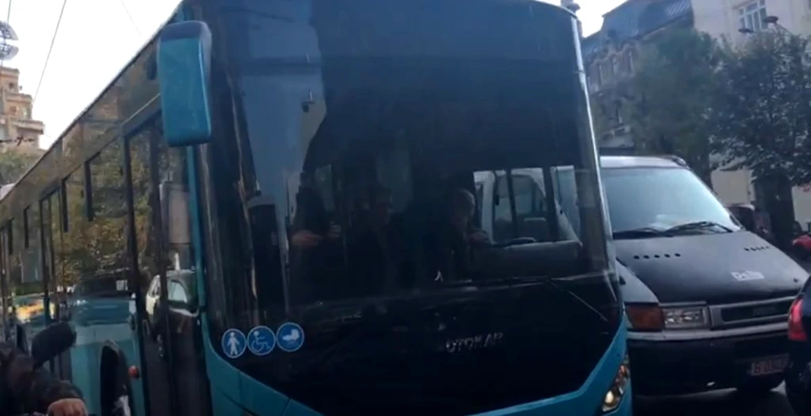 Au apărut primele autobuze turceşti Otokar pe străzile din Bucureşti. Pe unde circulă – VIDEO