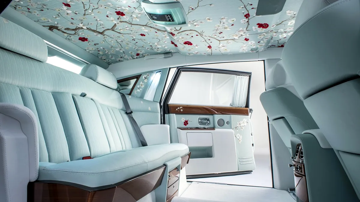 Demonstraţie de stil marca Rolls-Royce: Phantom Serenity