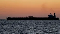 Industria auto se poate îndrepta spre o nouă criză, din cauza conflictului din Iran. Printr-o singură strâmtoare trec 20 de milioane de barili de petrol zilnic