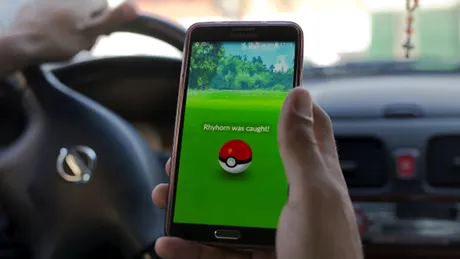 VIDEO - Taximetrist care joacă Pokemon Go în timpul unei curse