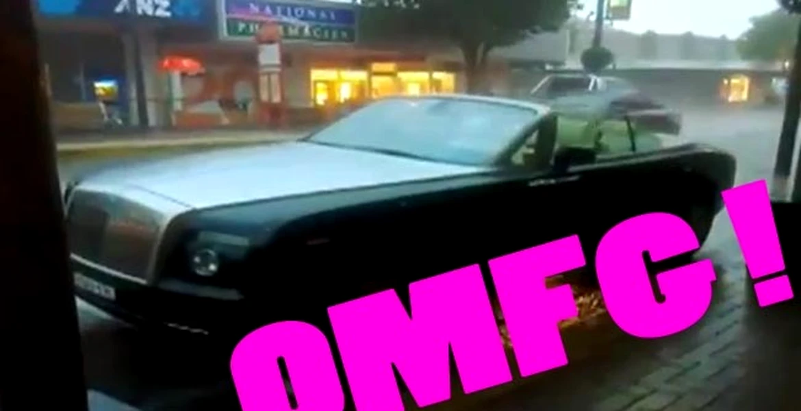 INCREDIBIL: un Rolls Royce decapotat uitat în ploaie! Cât costă recondiţionarea?