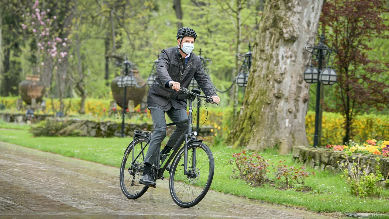Klaus Iohannis bicicleta 3 