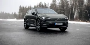 Volvo își actualizează tehnologia pentru mașini conectate. Poate avertiza alte mașini cu privire la pietoni sau lucrări, printre altele