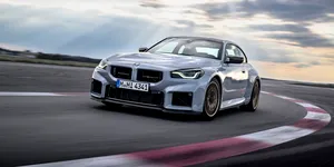 BMW M2 a debutat oficial cu 530 CP, modificări la nivelul șasiului și un kit aero agresiv. Cât costă în România?
