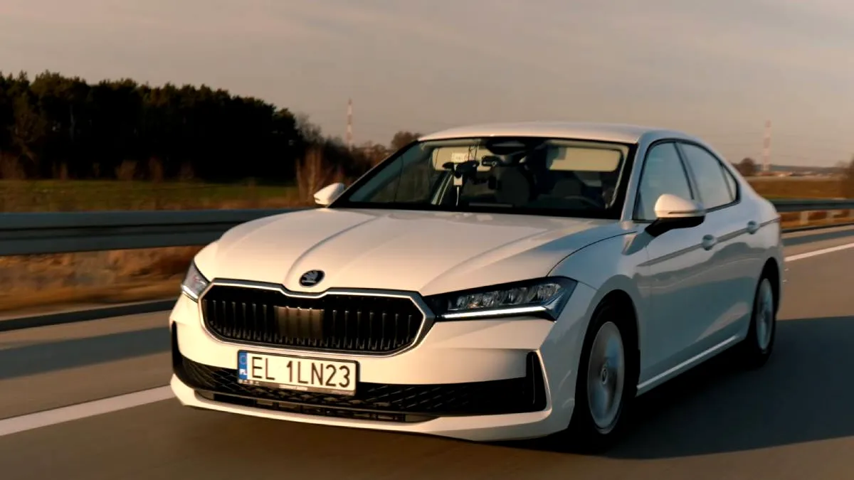 2.831 de kilometri cu un singur plin, record mondial obținut de Skoda Superb 2.0 TDI