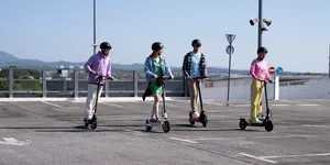 Ce alegi pentru drumurile tale zilnice: bicicletă electrică, trotinetă sau scuter electric? (P)