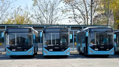 Primele autobuze turcoaz Otokar ies pe străzile din Bucureşti. Pe ce linii vor circula - GALERIE FOTO