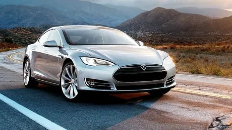 Preţul de pornire în Europa pentru limuzina electrică Tesla Model S: peste 60.000 de euro