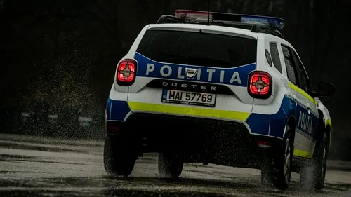 O mașină a sărit peste un sens giratoriu în Oradea. Care a fost cauza accidentului