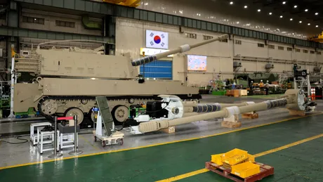 Primul obuzier autopropulsat K9 pentru Armata României, finalizat în Coreea de Sud