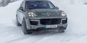 <span class='prepend'>Foto |</span> Te-ai gândit vreodată că va exista o camionetă Porsche Cayenne? Una este de vânzare în Noua Zeelandă