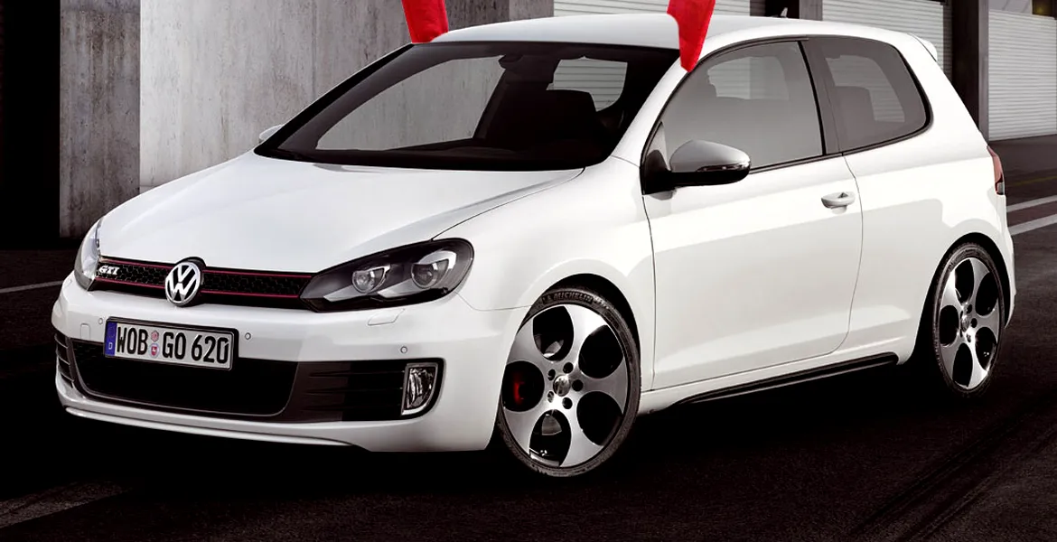 VW Golf GTI reclamă cu Moş Crăciun