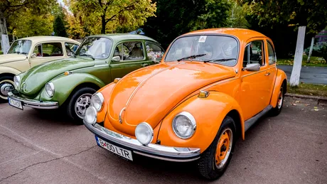 Retroparada Primăverii 2026 a ajuns la București. Mașini istorice expuse gratuit în Parcul Lumea Copiilor