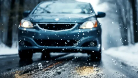 Echipamente auto obligatorii în 2026. Cât e amenda pentru cei care nu au lanțuri antiderapante