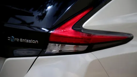 Nissan Leaf se transformă din hatchback în crossover