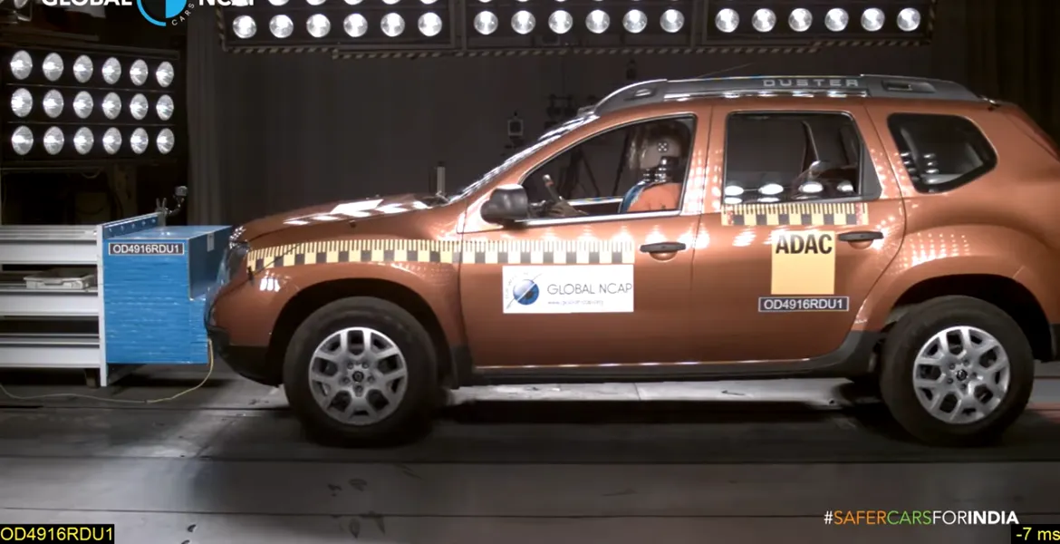 Renault Duster e pilaf la impact (VIDEO CRASH TEST)