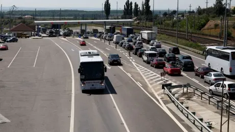 De ce preferă şoferii români să stea la coadă la staţa de taxare de la Feteşti - VIDEO