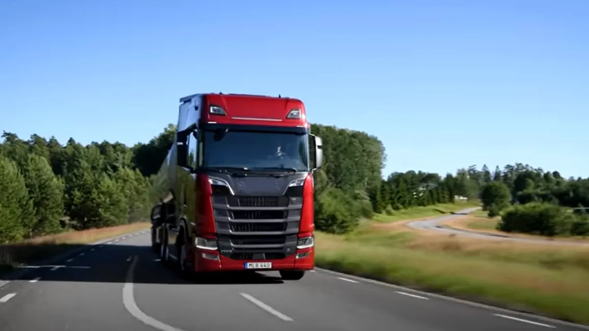 Scania V8 este cel mai puternic camion din Europa. Ce putere are colosul suedez?