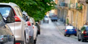 Indicatorul rutier pe care mulți șoferi îl interpretează greșit. Semnificația se schimbă în funcție de țară