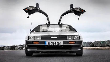 GALERIE FOTO - DeLorean, maşina făcută vedetă de trilogia Back to the Future şi condamnată de inventatorul său de origine română