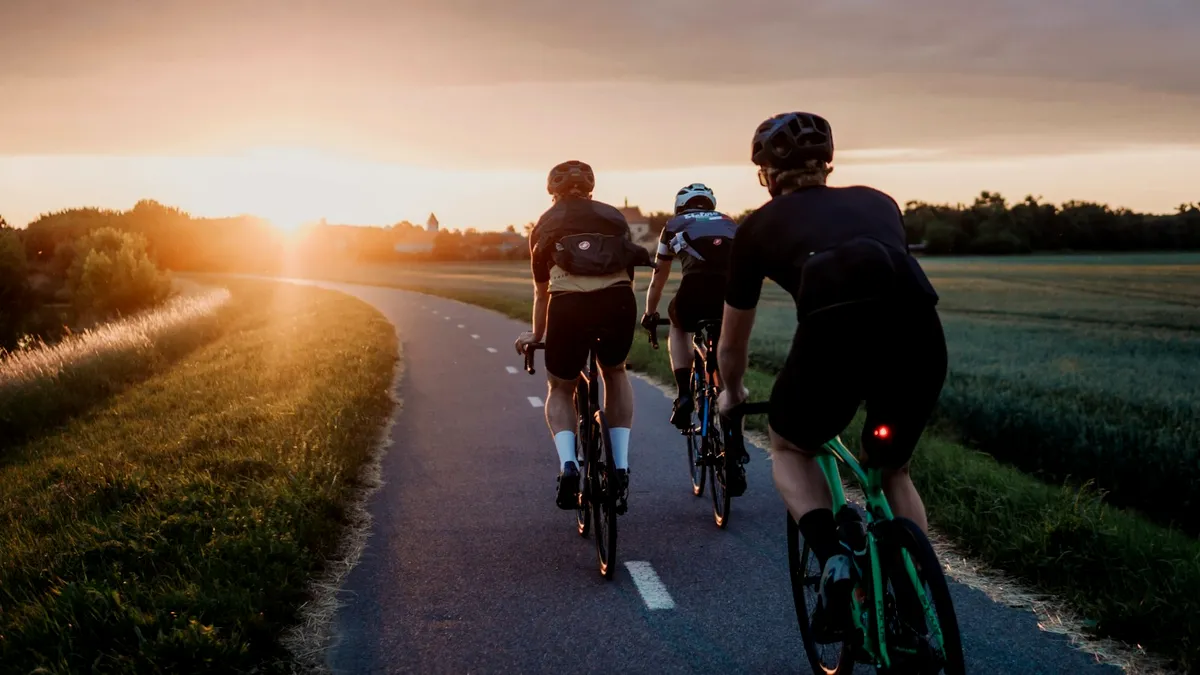 Cum alegi hainele de ciclism pentru confort maxim? (P)