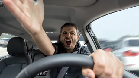 Se schimbă Codul Rutier: șoferii agresivi vor fi aspru pedepsiți