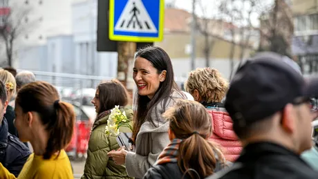 Clotilde Armand, agresată în trafic. Un bărbat a lovit cu pumnii în geamul mașinii conduse de primarul sectorului 1