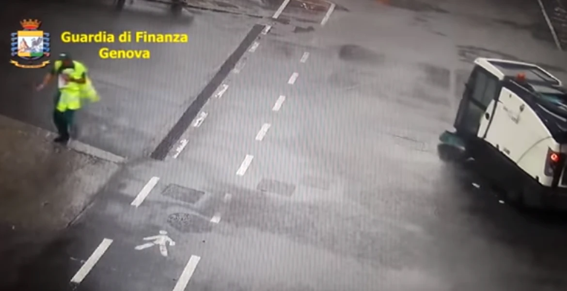 VIDEO – Momentul în care podul din Genova se prăbuşeşte a fost surpins de camerele video. 43 de persoane au murit, printre victime fiind şi doi români