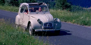 Cum ar putea arăta viitorul Citroën 2CV? O serie de randări ne oferă răspunsul