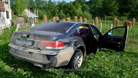 Poliţia a urmărit un şofer care conducea haotic. Când l-au oprit, faptul că era băut a devenit cea mai mică problemă a lui