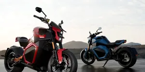 O companie a anunțat motocicleta electrică cu autonomie de 600 km și baterie solid state. Producători auto s-au străduit să treacă de faza de concept în domeniu