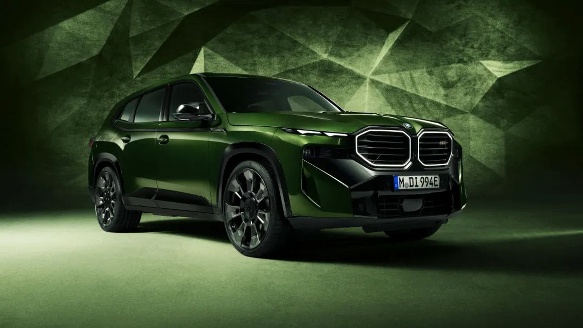 Noi culori speciale de la divizia BMW Individual pentru modelul de performanță electrificat BMW XM