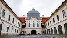 Cel mai frumos castel din Ardeal s-a redeschis. Bijuteria barocă are 52 de camere și 365 de ferestre. Simbolizează fiecare săptămână și zi a anului