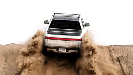 Rivian recheamă în service 100.000 de mașini din cauza unei probleme bizare cu sistemul de camere