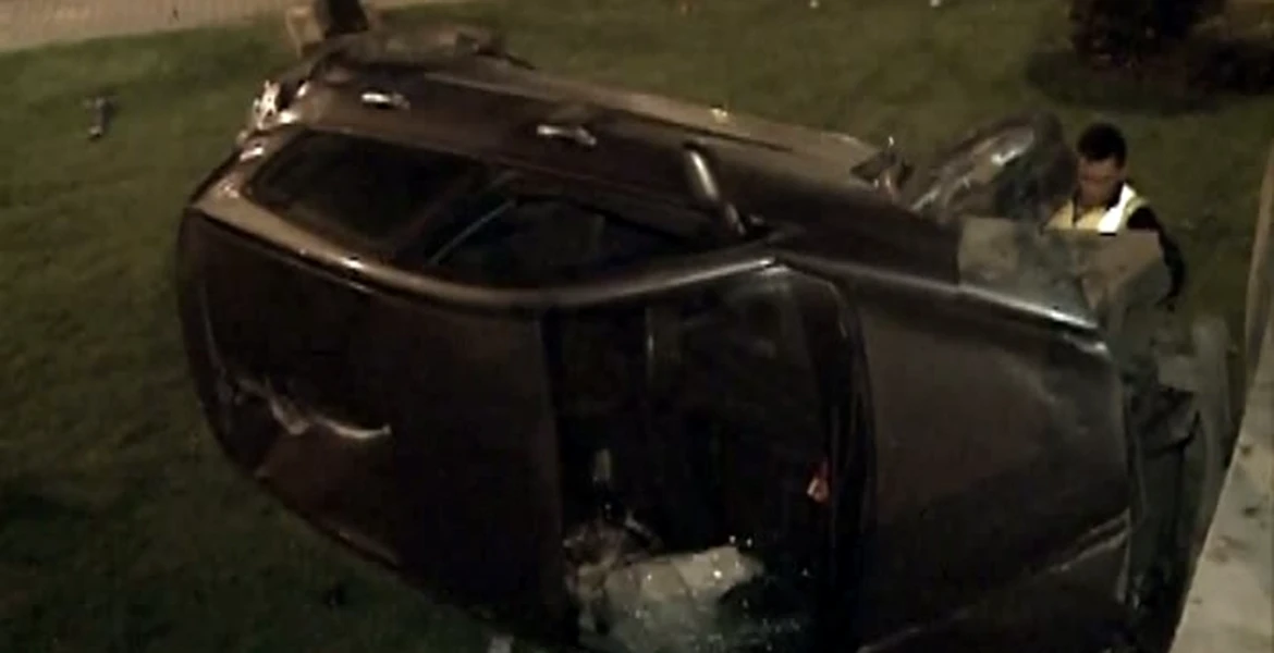 A căzut cu maşina de pe Podul Grant din Bucureşti – VIDEO