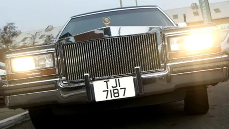 Cadillac Trump, limuzina numină aşa după Donald Trump însuşi, este de vânzare [FOTO]