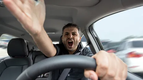 Care este atitudinea corectă în trafic în momentul în care suntem şicanaţi