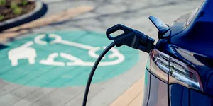 De ce o mașină electrică are nevoie de o asigurare adaptată tehnologiei sale
