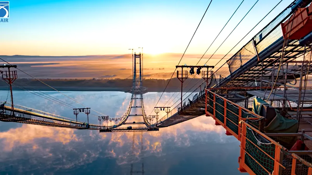 VIDEO - Imagini spectaculoase cu podul suspendat de la Brăila