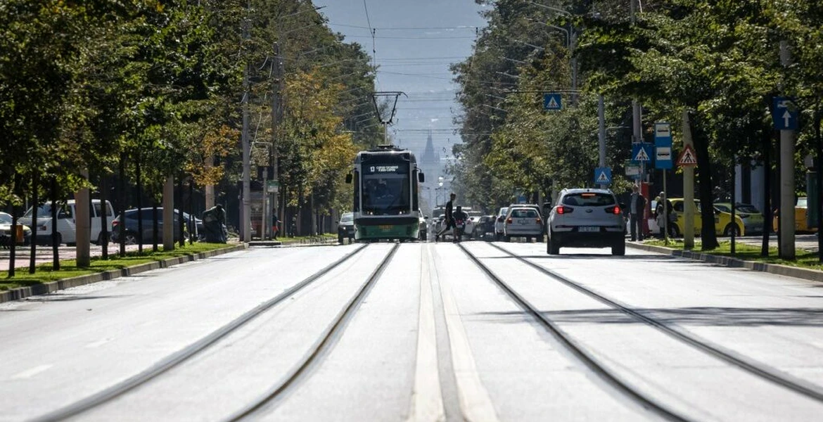 2024: Este legal să faci o depășire pe linia de tramvai? Ce scrie în legea rutieră