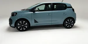 Am văzut pe viu noua Dacia Spring la Paris. 10 lucruri pe care trebuie să le știi despre a doua generație