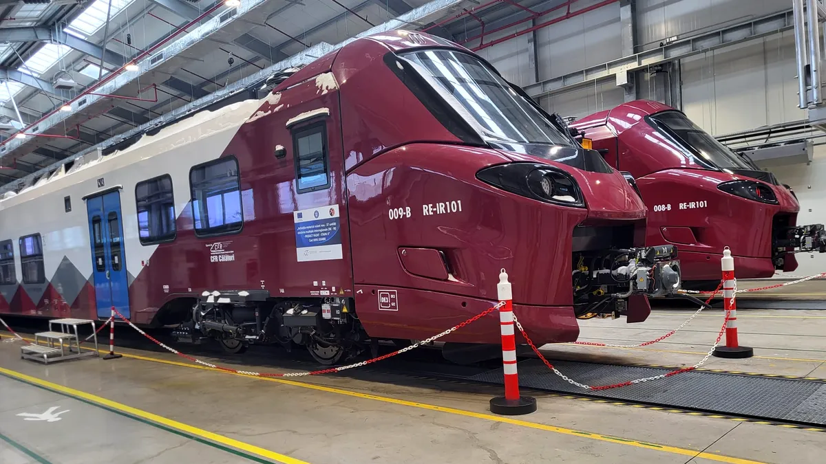 Foto / Două noi trenuri electrice Alstom intră pe șinele din România. Pe ce rute vor circula